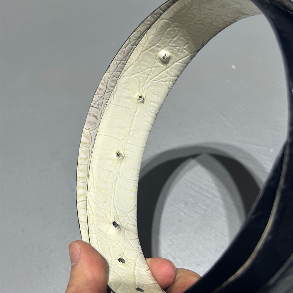 Guess Belt - Picture 10 of 10